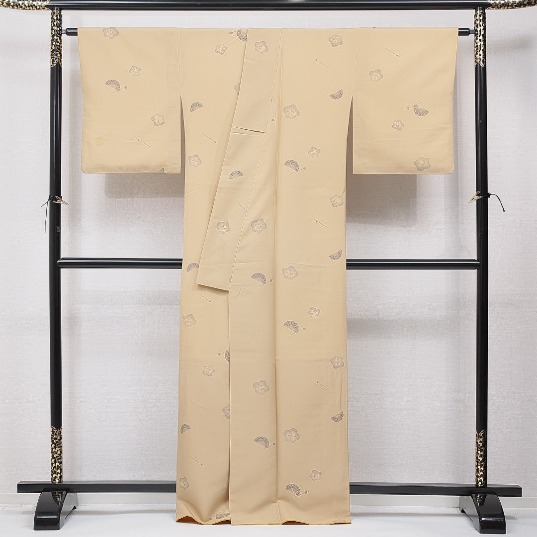 小紋 洗える着物 袷 身丈165cm 裄丈66cm ポリエステル Cランク XLサイズ 広衿 インフォーマル 簪 梅 茶系 ベージュ系 1215-15831