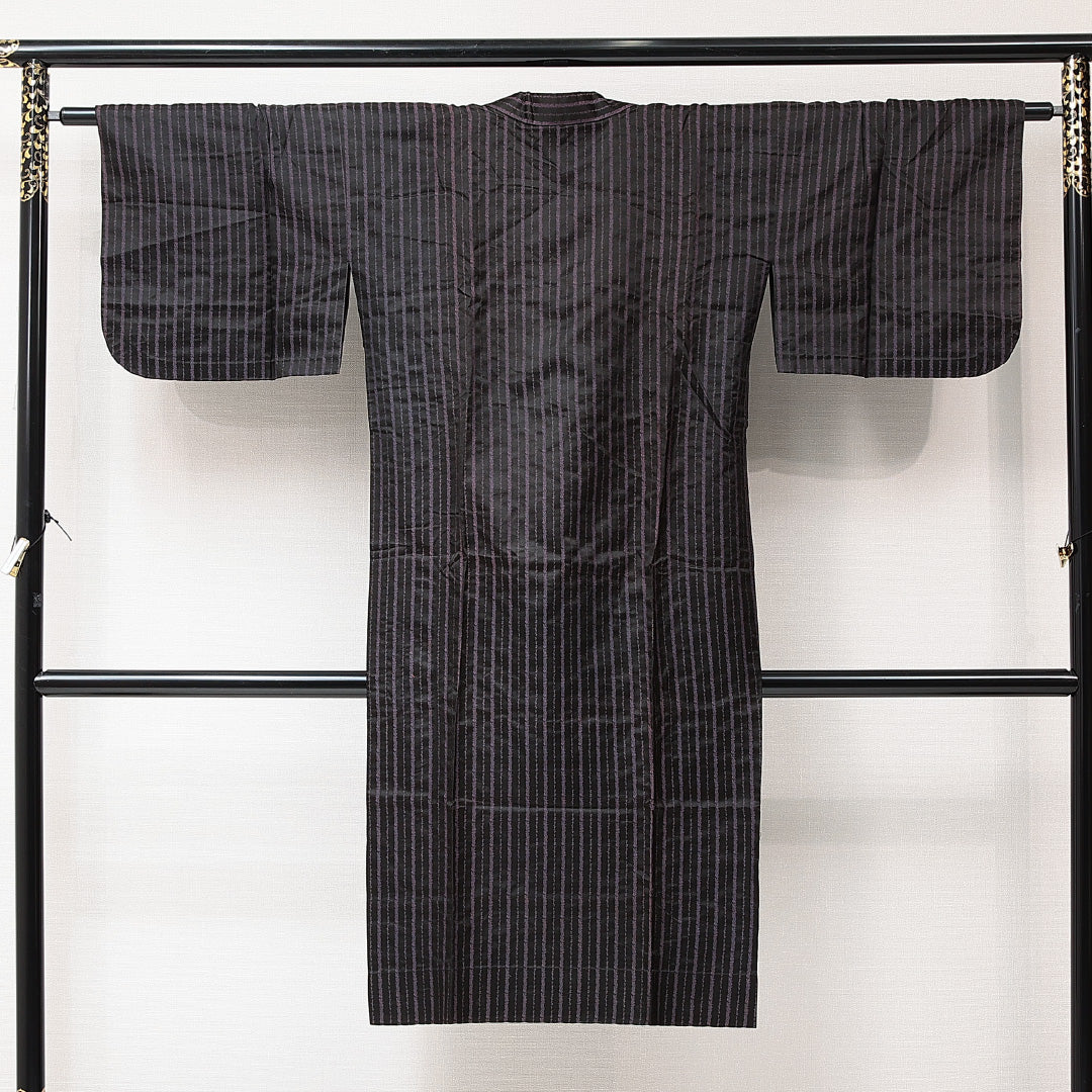 道行コート 単衣 身丈124cm 裄丈63cm 正絹 Aランク セミフォーマル Sサイズ ポケットあり 縞 黒系 RP 1237-15292