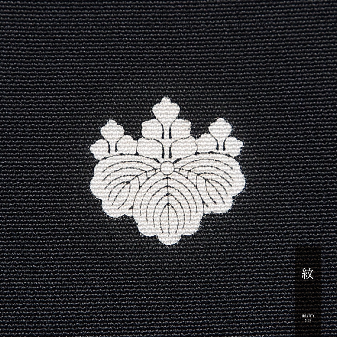 黒留袖 袷 身丈165cm 裄丈67cm 五つ紋 五三桐 フォーマル Cランク XLサイズ 正絹 比翼仕立て 広衿 鶴 刺繍 1211-F0763