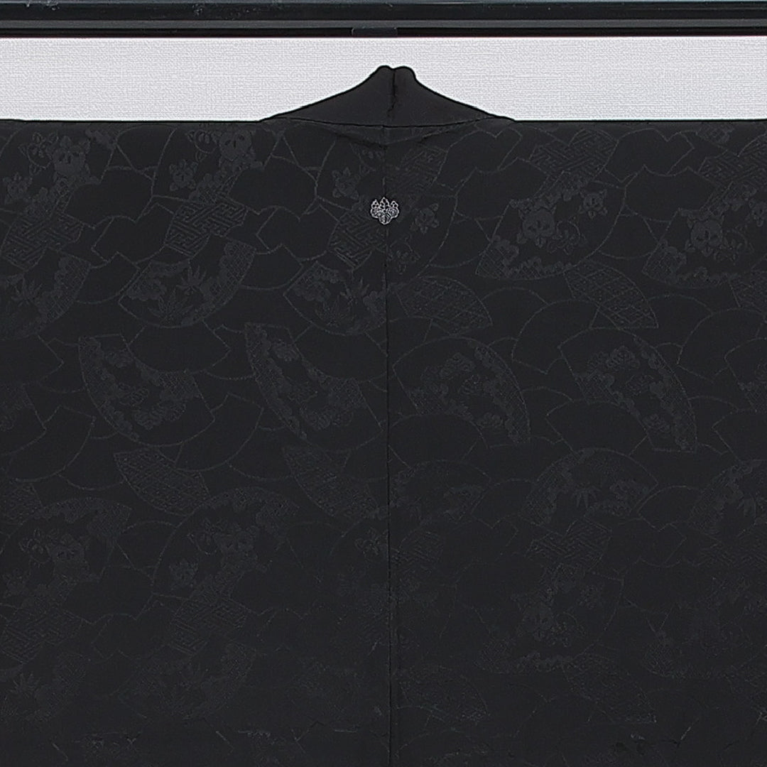 黒羽織 袷 身丈75cm 裄丈62cm 正絹 Aランク 一つ紋 (五三桐) 紋意匠 (吉祥文様) セミフォーマル Sサイズ 織り出し 紐あり 黒系 RP 1233-16121