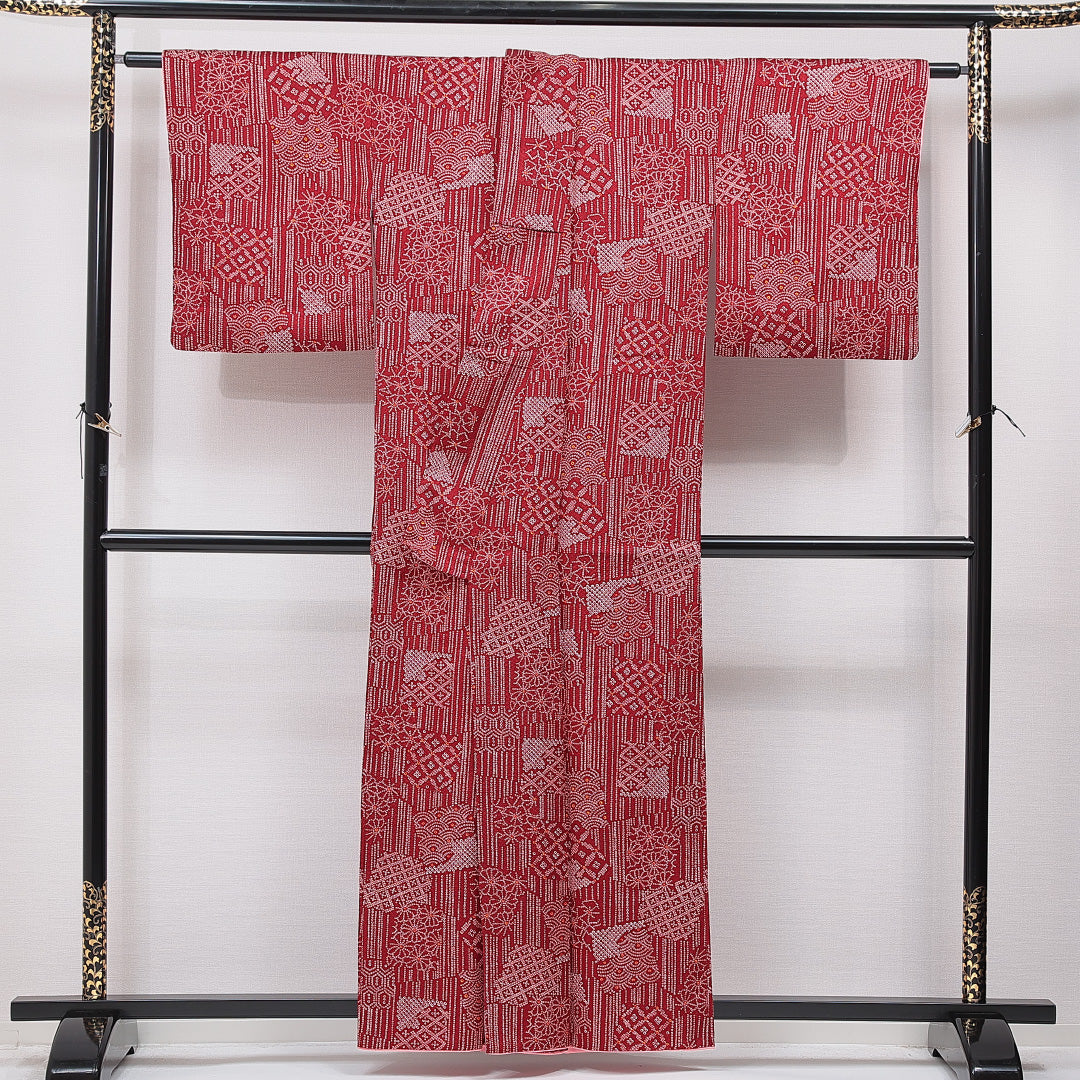 アンサンブル 洗える着物 小紋 袷 身丈157cm 裄丈63cm ポリエステル Sランク インフォーマル 広衿 Mサイズ 吉祥文様 赤系 RP 1221-15698