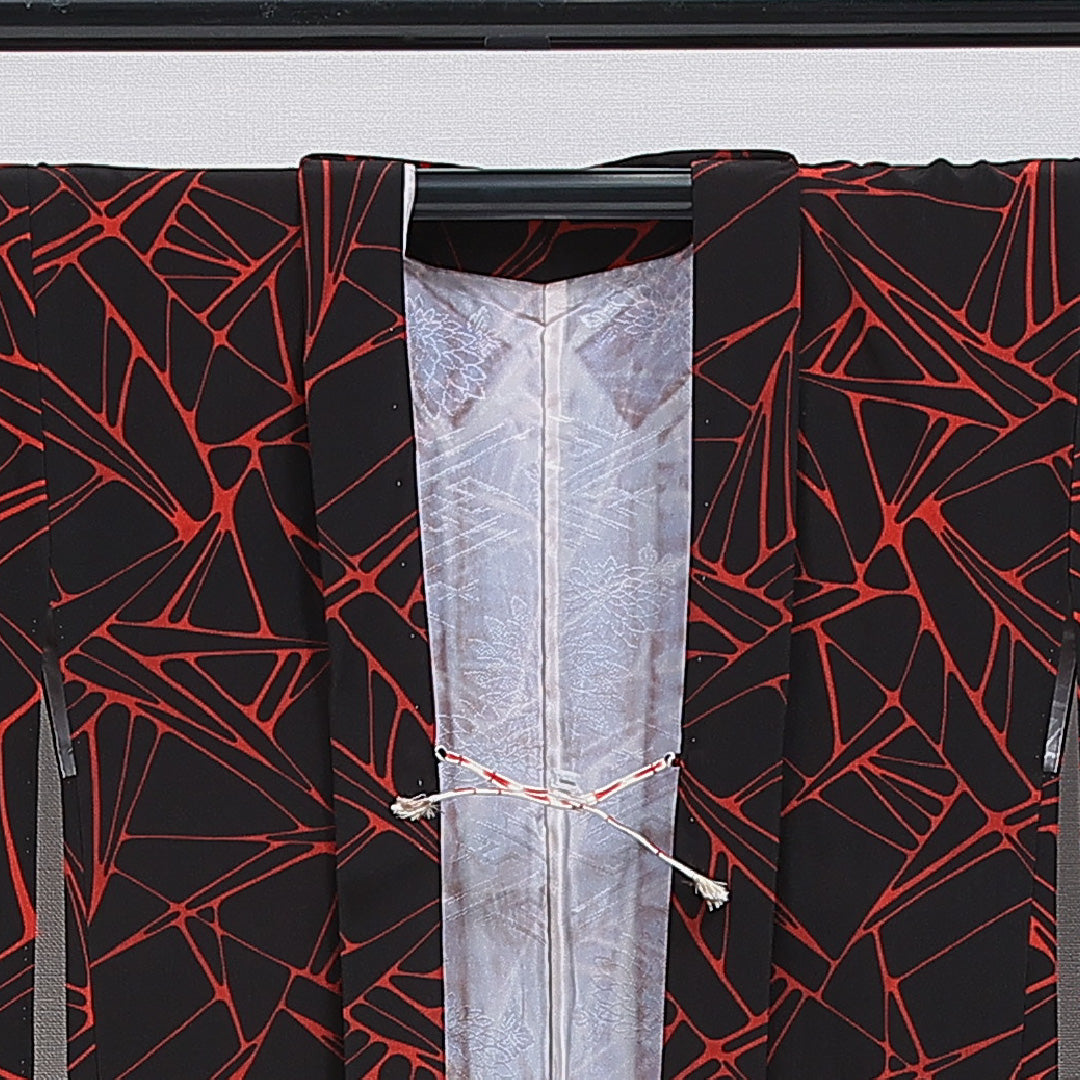 羽織 袷 身丈74cm 裄丈63cm 正絹 Bランク Sサイズ カジュアル 紐あり ちりめん 抽象柄 黒系 1217-16158