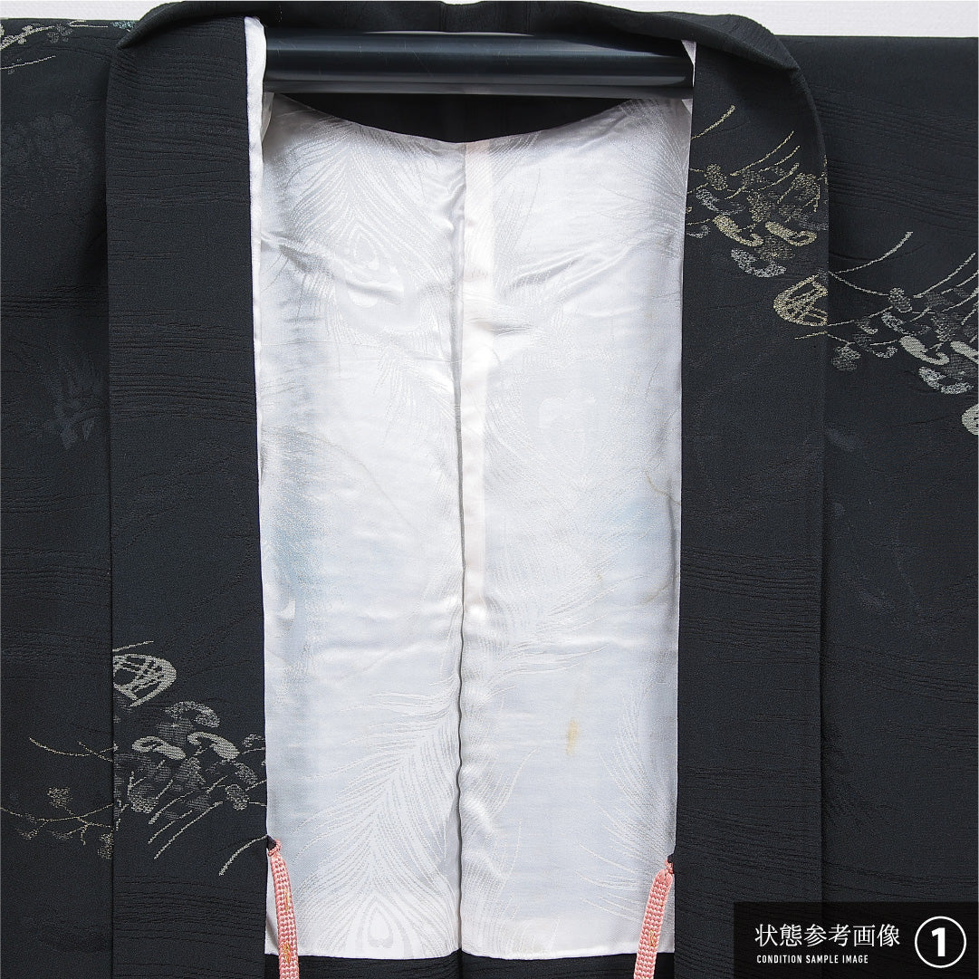 黒羽織 袷 身丈82cm 裄丈64cm 正絹 Aランク 一つ紋 (梅鉢) セミフォーマル Mサイズ 紐あり 風景柄 黒系 RP 1233-16826