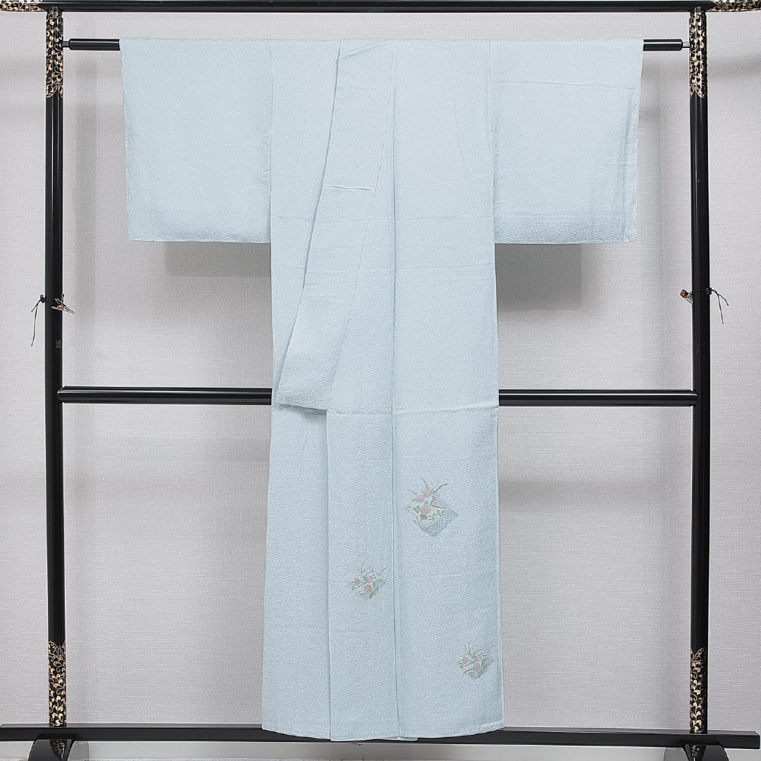 付下げ 袷 身丈150cm 裄丈62cm 正絹 Sランク 一つ紋 セミフォーマル 広衿 Sサイズ 刺繍 汕頭刺繍 松皮菱 花柄 水色系 M4 1218-15911