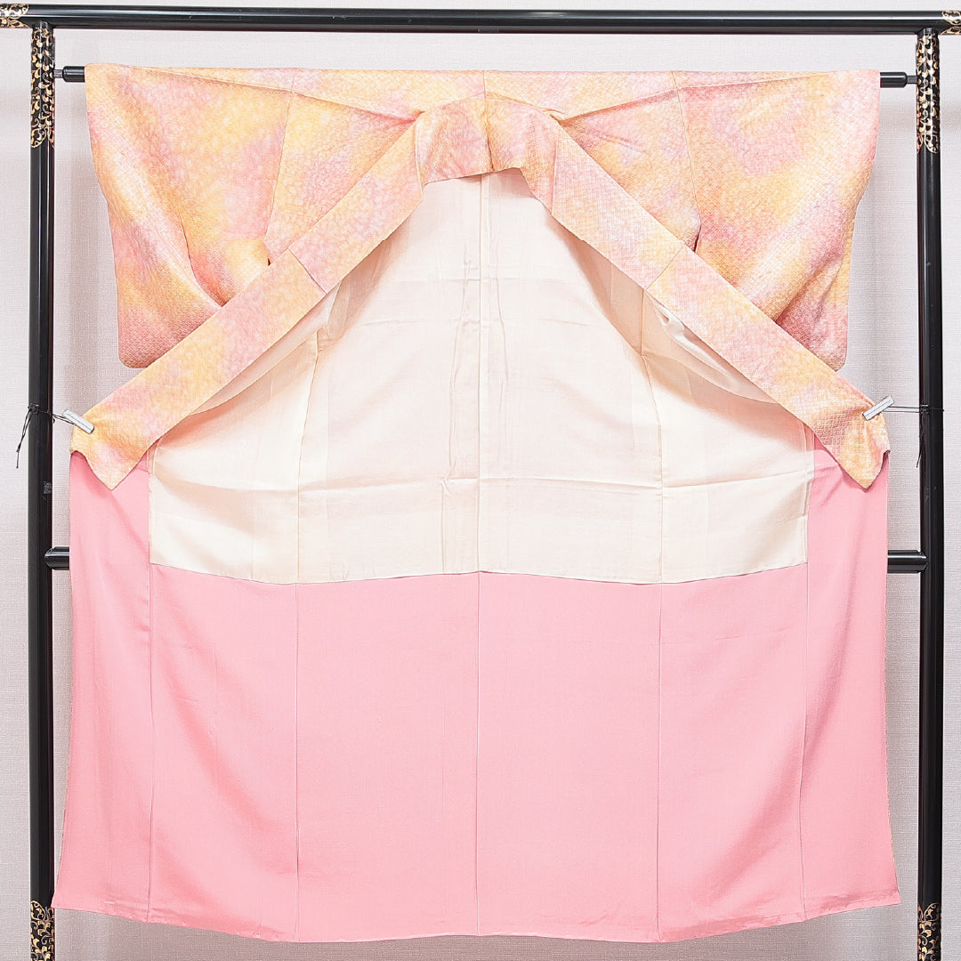 小紋 袷 身丈147cm 裄丈62cm 正絹 Aランク 紋意匠 (幾何学) インフォーマル 広衿 XSサイズ 織り出し 黄系 RP 1221-15946
