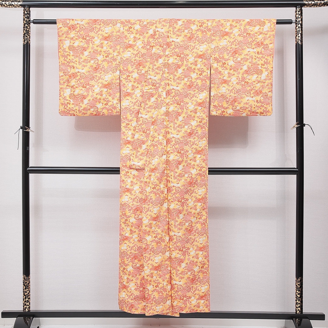 洗える着物 小紋 袷 身丈151cm 裄丈62cm ポリエステル Aランク インフォーマル バチ衿 Sサイズ 御所車 朱系 HP 1221-15826