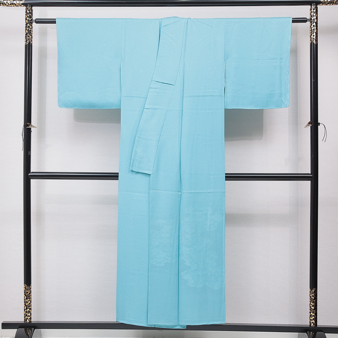 色無地 袷 身丈151cm 裄丈61cm 正絹 Aランク Sサイズ 広衿 一つ紋(五三桐) セミフォーマル 紋意匠 菊 無地 水色系 1214-15900