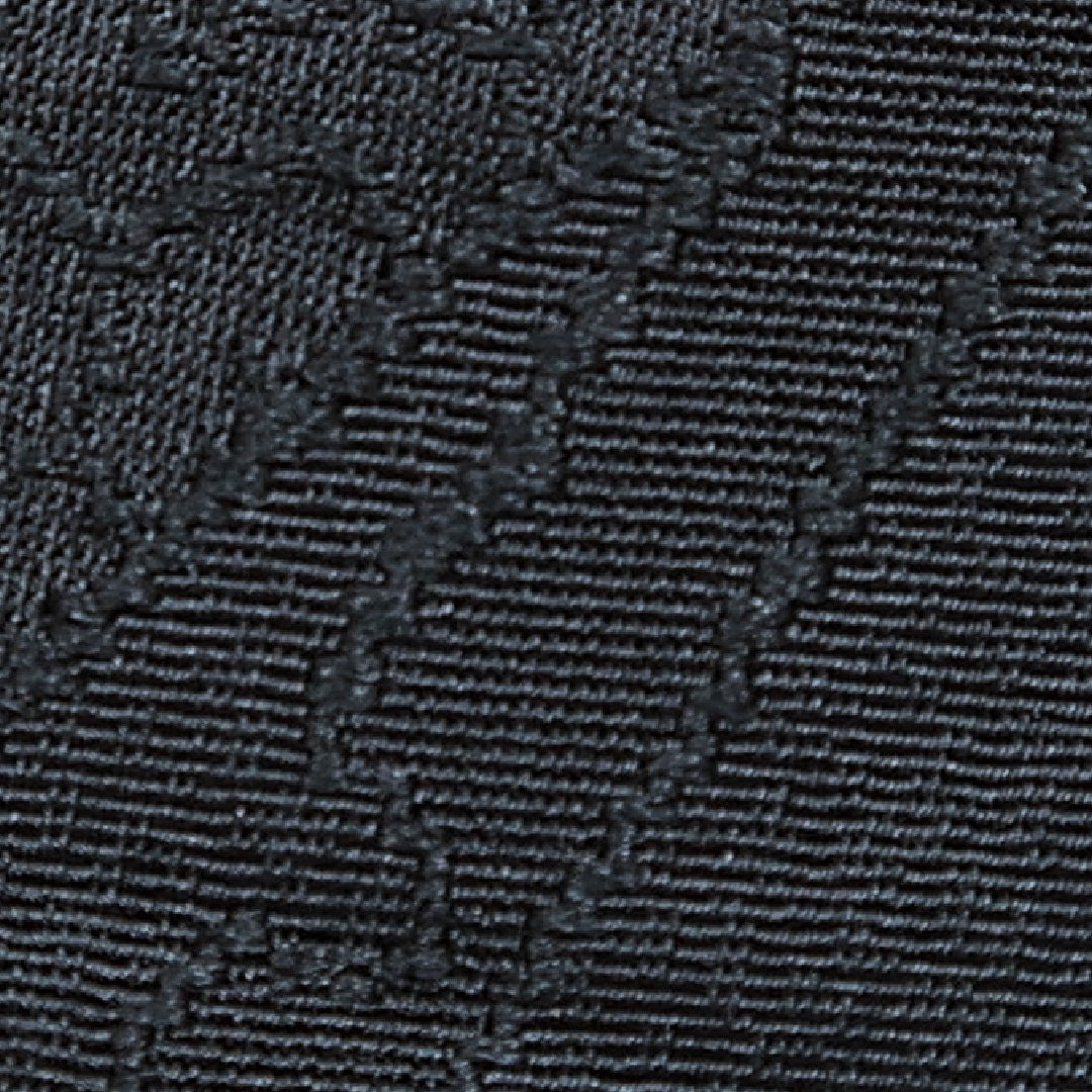 黒羽織 袷 身丈76cm 裄丈64cm 正絹 Sランク Mサイズ 一つ紋(五三桐) セミフォーマル 紋意匠 芝草 黒系 1217-16818