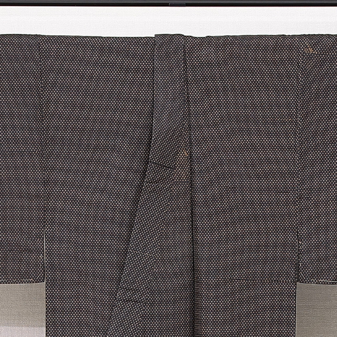 男着物 袷 身丈133cm 裄丈63cm 正絹 Sランク カジュアル 棒衿 XSサイズ 十字絣 茶系 RP 1224-15059