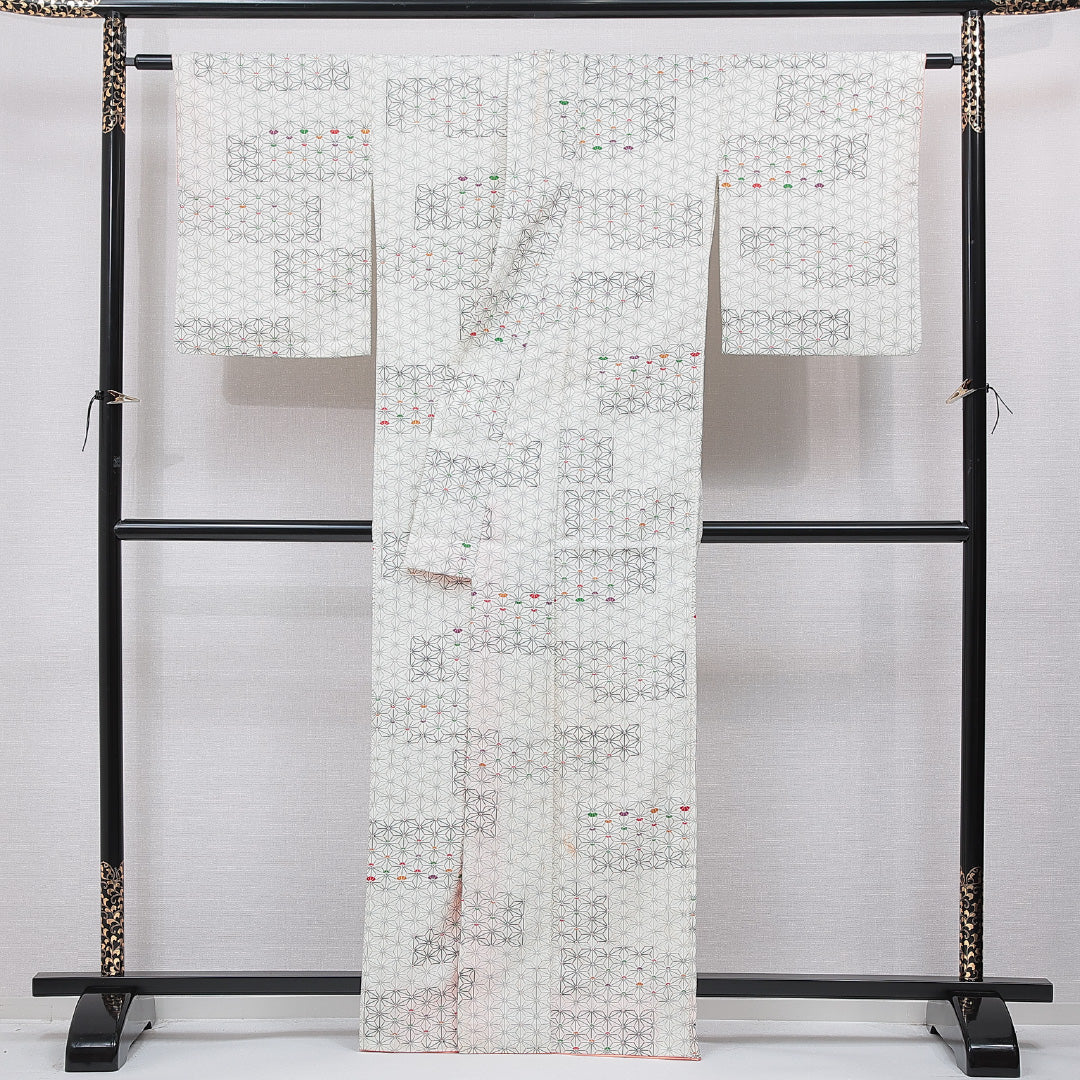 小紋 洗える着物 袷 身丈162cm 裄丈63cm ポリエステル Bランク Lサイズ 広衿 インフォーマル 麻の葉 白系 1215-15798