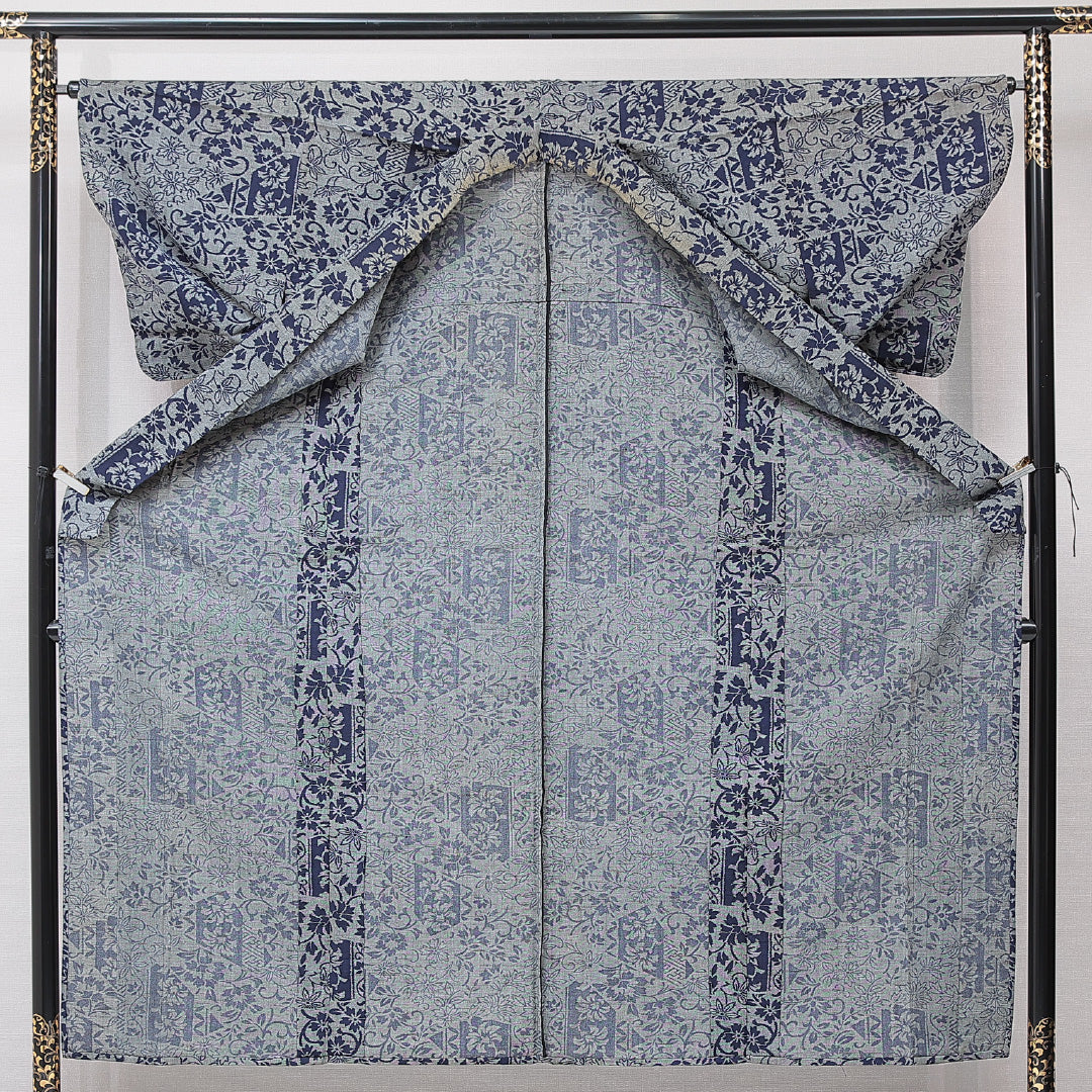 紬 単衣 身丈151cm 裄丈63cm 正絹 Cランク カジュアル バチ衿 Sサイズ 唐草 桜 グレー系 HP 1223-15190