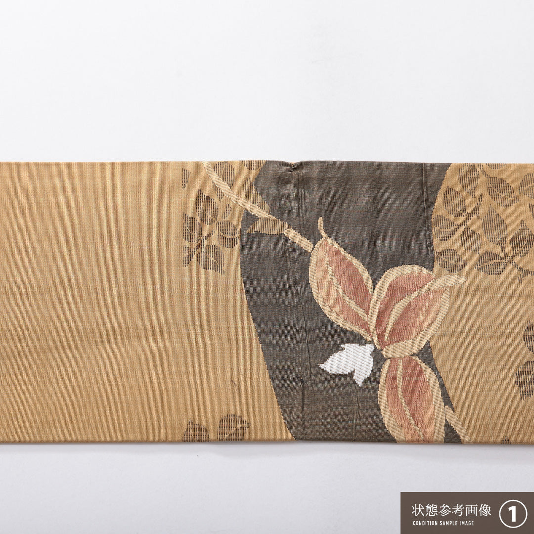 九寸名古屋帯 帯丈361cm カジュアル 名古屋仕立て ポイント柄 Dランク 正絹 ふくれ織 植物柄 ベージュ系 1224-03918