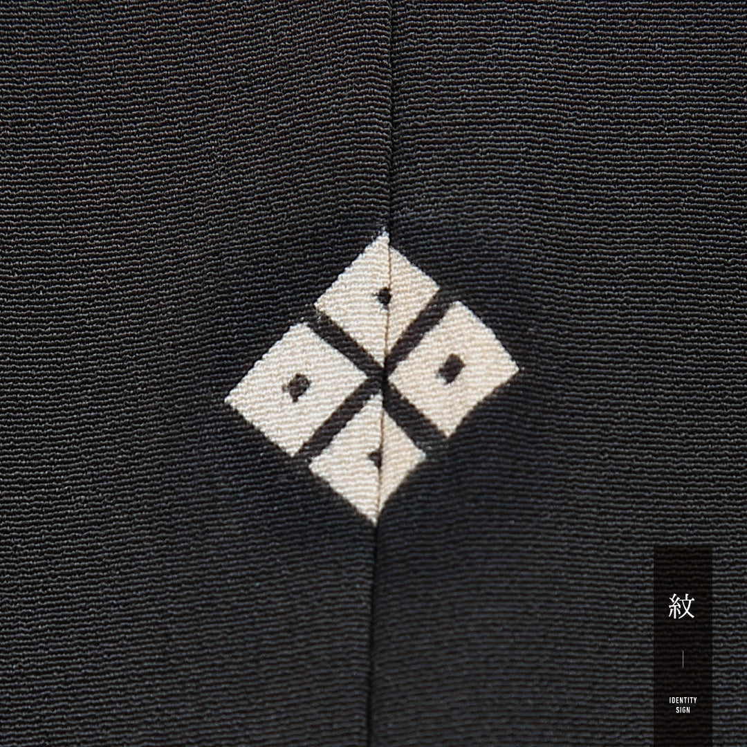 黒留袖 袷 身丈156cm 裄丈62cm 五つ紋 四ツ目菱 フォーマル Cランク Mサイズ 正絹 広衿 鳳凰 扇 刺繍 1211-F0741