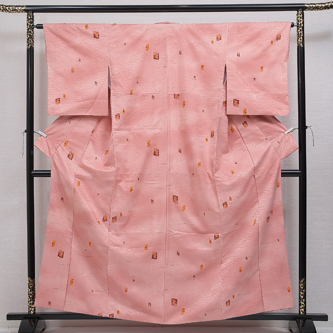 小紋 洗える着物 袷 身丈159cm 裄丈63cm ポリエステル Cランク Mサイズ 広衿 インフォーマル 色紙 雲取り ピンク系 1215-16114