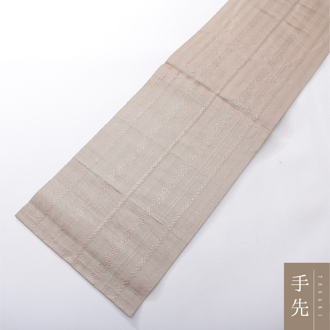 八寸名古屋帯 帯丈376cm インフォーマル 開き仕立て 全通 Bランク 正絹 本場筑前博多織 献上柄 ベージュ系 グレー系 1224-03943