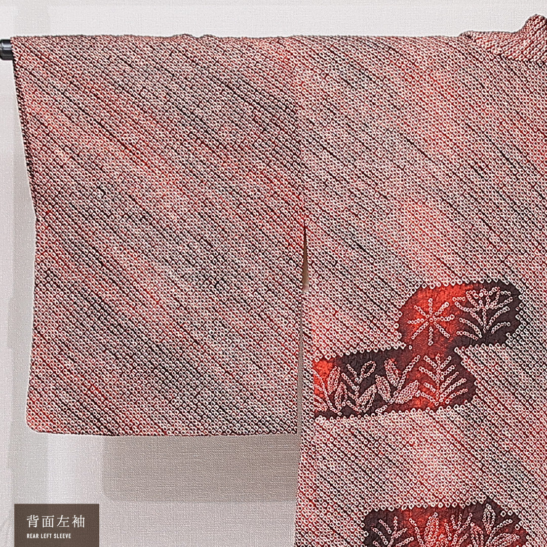 羽織 袷 身丈81cm 裄丈62cm 正絹 Aランク カジュアル バチ衿 Sサイズ 紐あり 花柄 赤系 RP 1232-15181