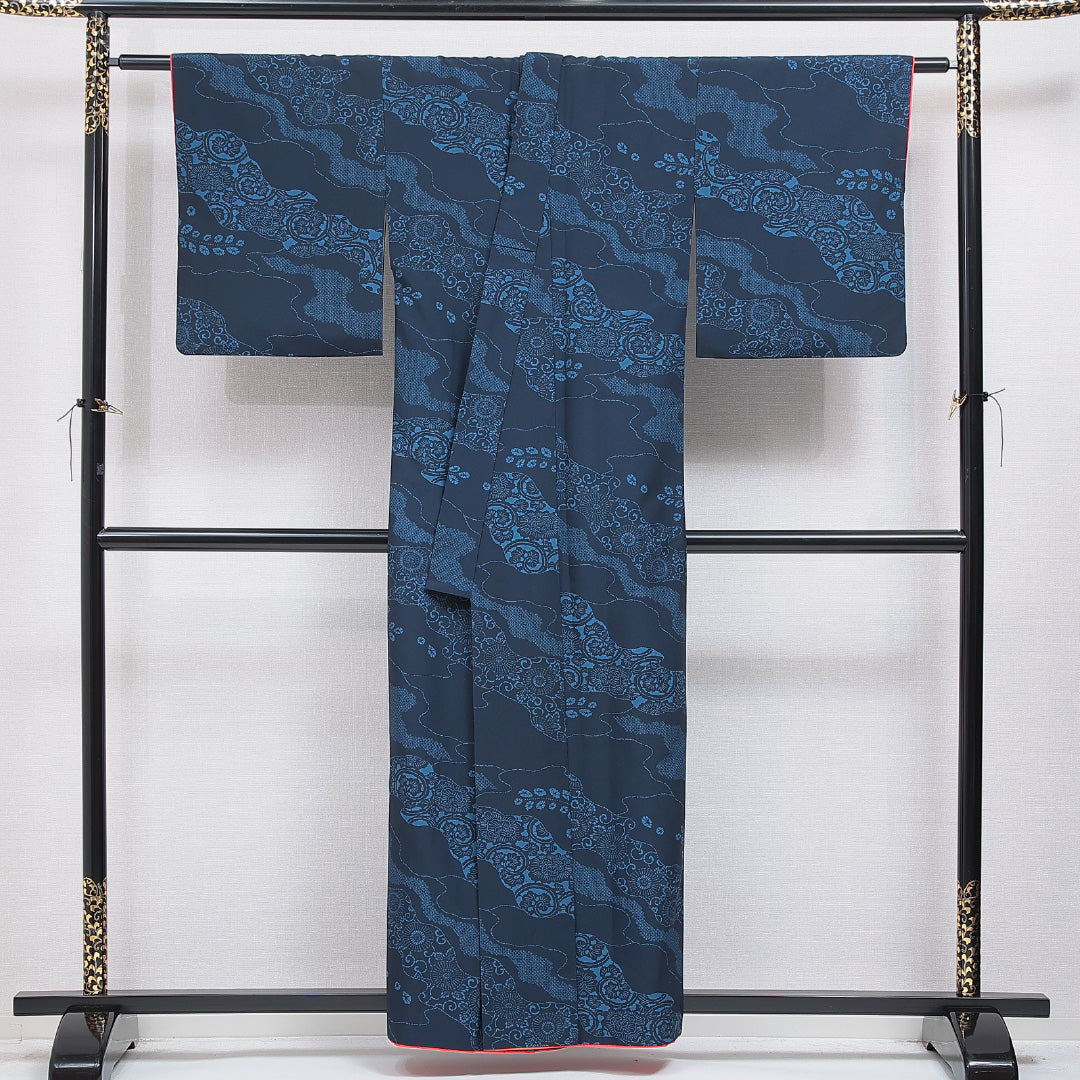 洗える着物 小紋 袷 身丈157cm 裄丈65cm ポリエステル Sランク インフォーマル バチ衿 Mサイズ 道長取り 唐菊 紺系 RP 1221-16291