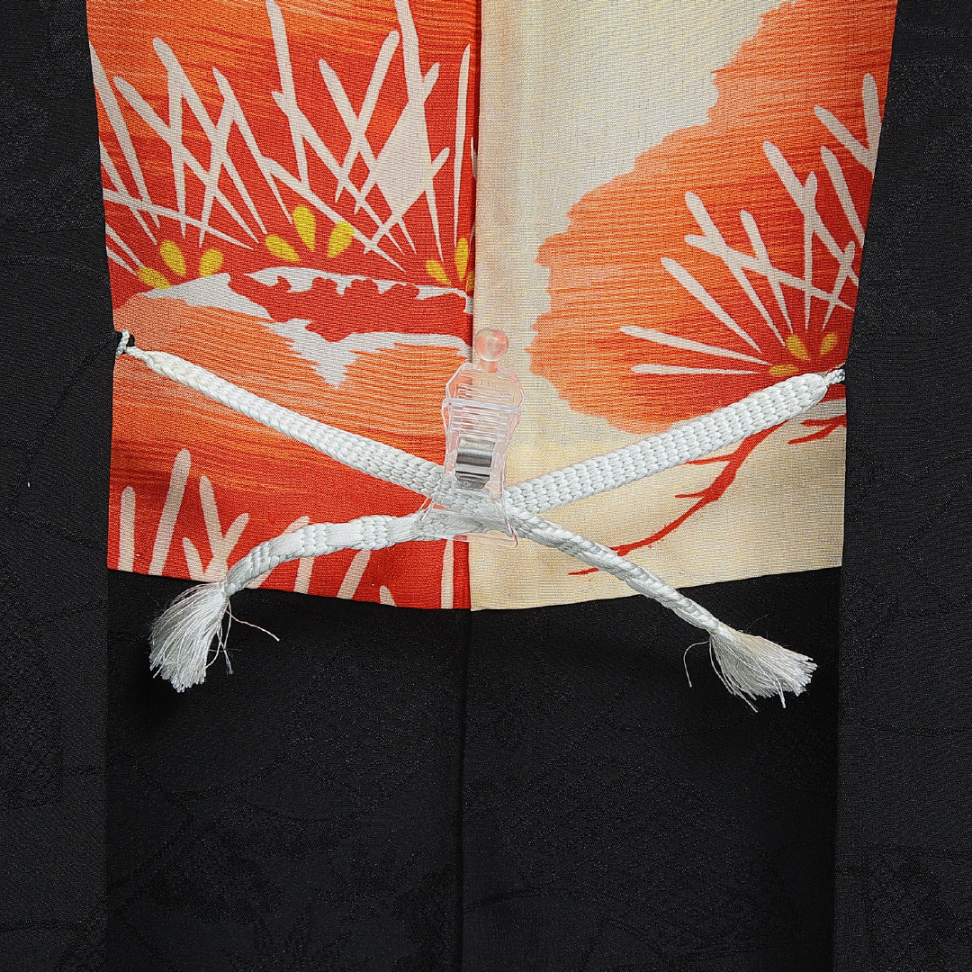 黒羽織 袷 身丈75cm 裄丈62cm 正絹 Aランク 一つ紋 (五三桐) 紋意匠 (吉祥文様) セミフォーマル Sサイズ 織り出し 紐あり 黒系 RP 1233-16121