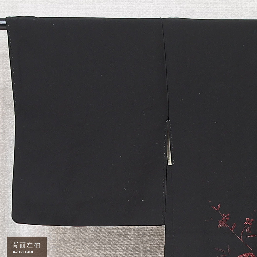 黒羽織 袷 身丈78cm 裄丈62cm 正絹 Cランク 一つ紋 (五三桐) セミフォーマル Sサイズ 絵羽羽織 漆糸 紐あり 草花 黒系 HP 1233-15248