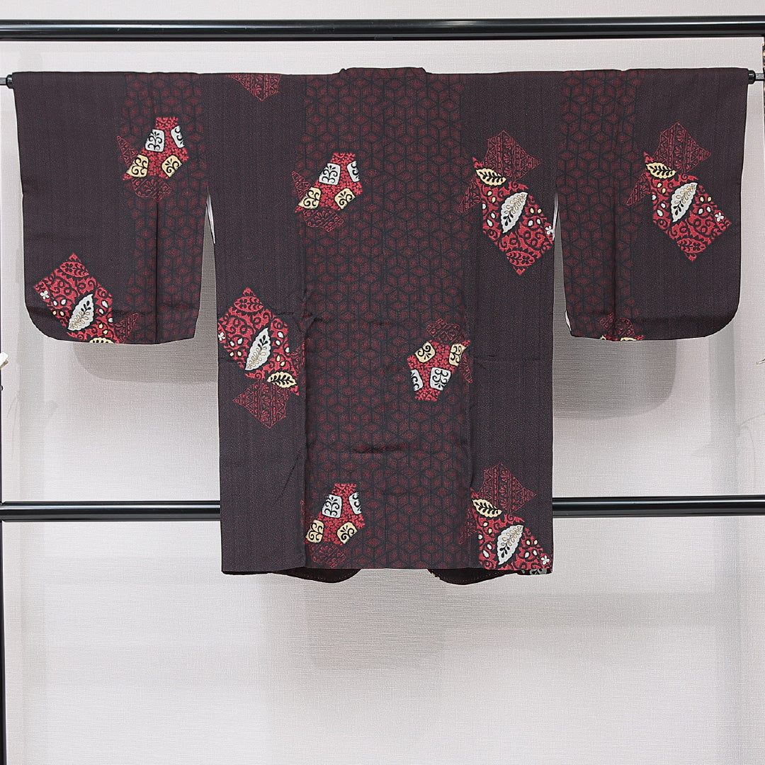 アンティーク 道行コート(お召) 袷 身丈89cm 裄丈63cm 正絹 Aランク Sサイズ ポケットあり 創作柄 黒系 赤系 1263-15186