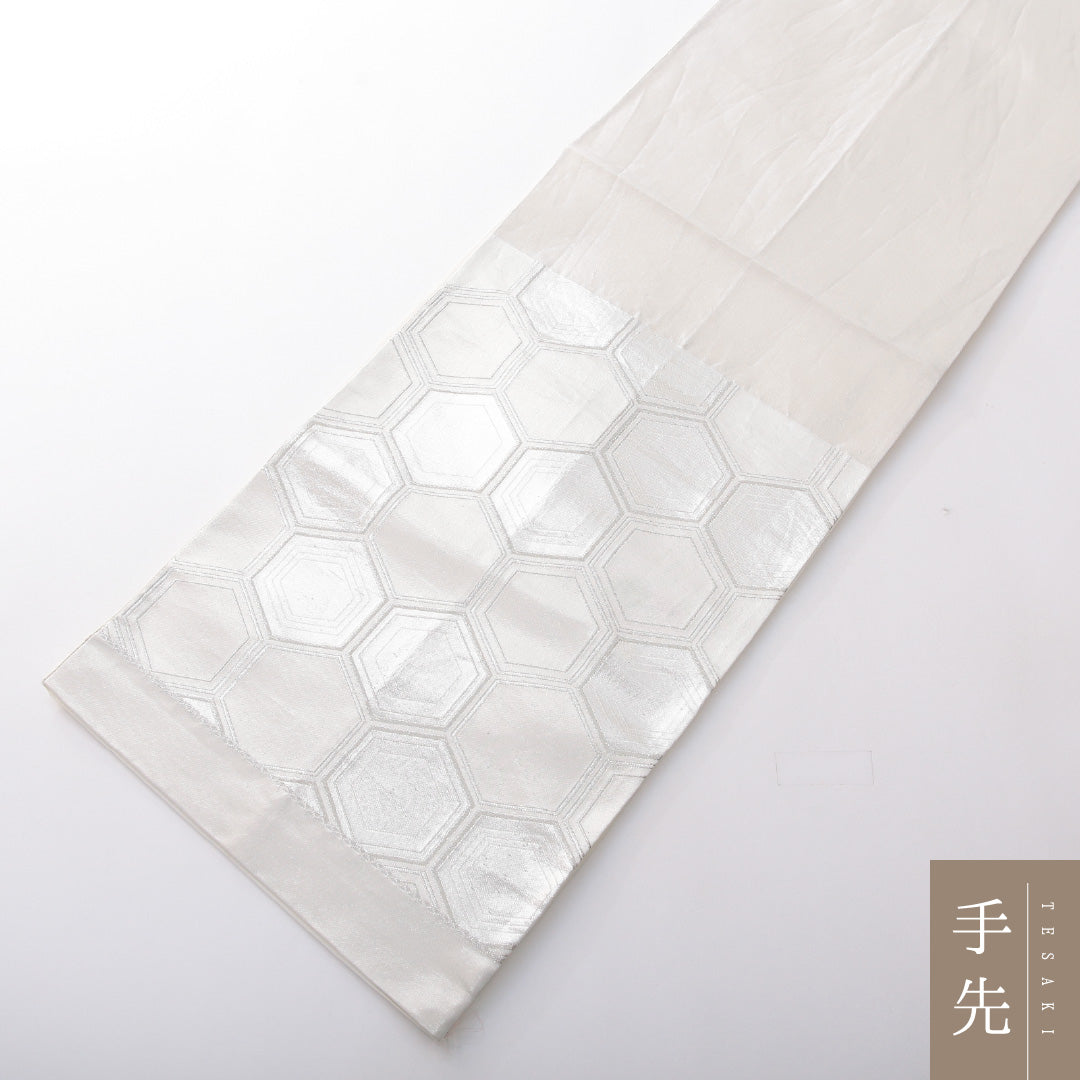 袋帯 帯丈424cm 正絹 六通 帯端のみ未仕立て フォーマル 亀甲 古典柄 クリーム系 1243-02098