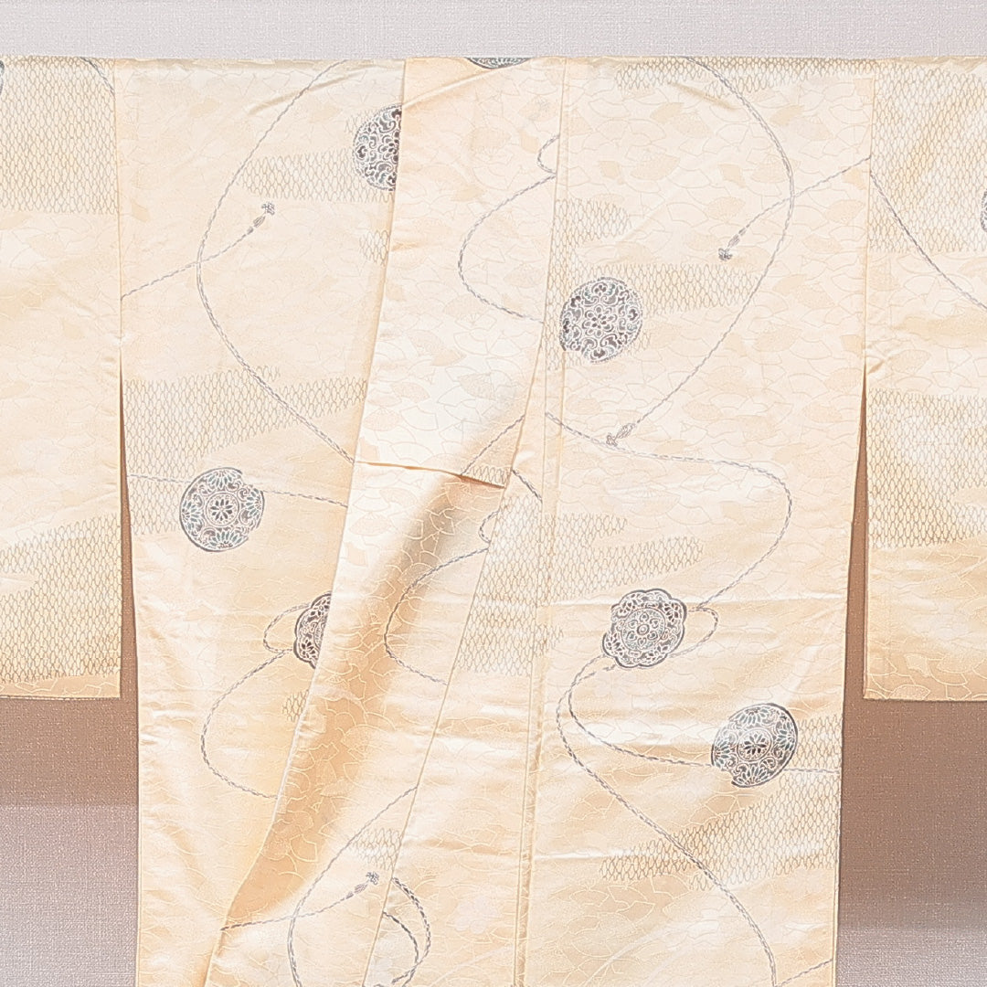 小紋 洗える着物 袷 身丈157cm 裄丈66cm ポリエステル Sランク Mサイズ 広衿 インフォーマル 鏡裏文 桜 クリーム系 1215-15792