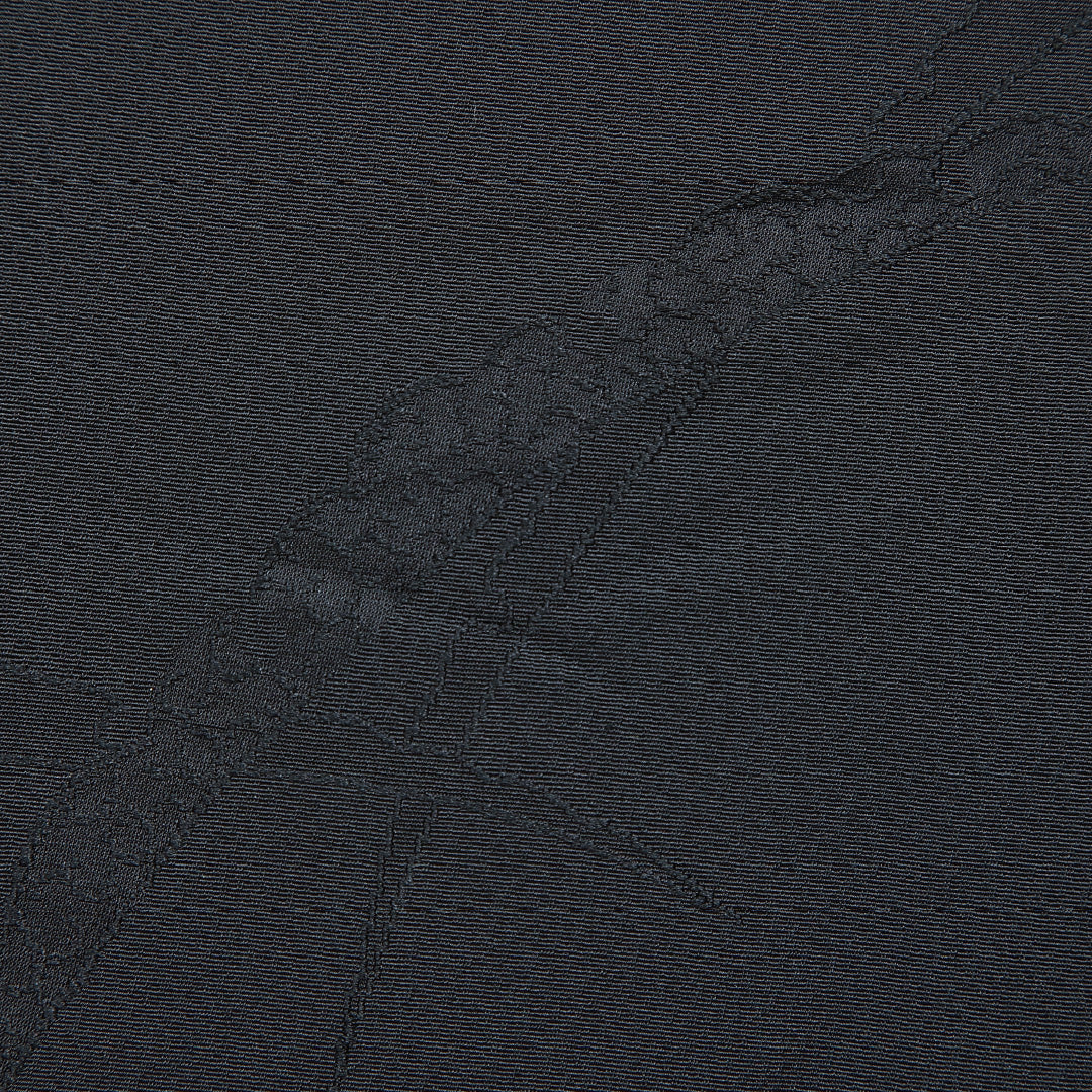 黒羽織 袷 身丈76cm 裄丈64cm 正絹 Sランク Mサイズ 一つ紋(五三桐) セミフォーマル 紋意匠 芝草 黒系 1217-16818