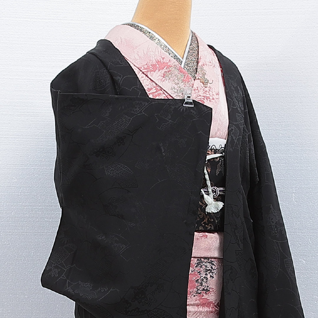 黒羽織 袷 身丈75cm 裄丈62cm 正絹 Aランク 一つ紋 (五三桐) 紋意匠 (吉祥文様) セミフォーマル Sサイズ 織り出し 紐あり 黒系 RP 1233-16121