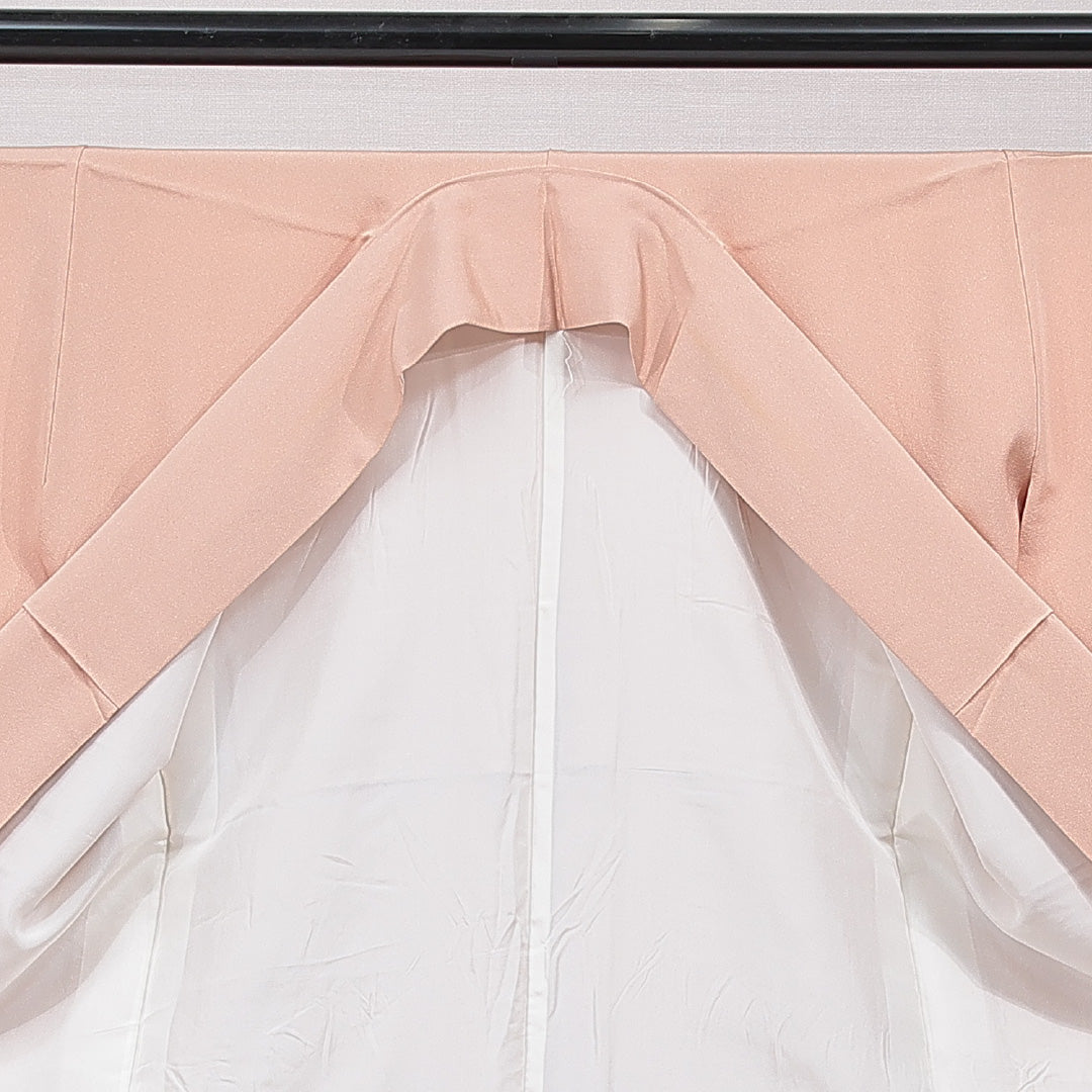 訪問着 袷 身丈155cm 裄丈60cm 正絹 Aランク Mサイズ 広衿 一つ紋(蔦) セミフォーマル 鶴 梅 落款 ピンク系 1212-15489