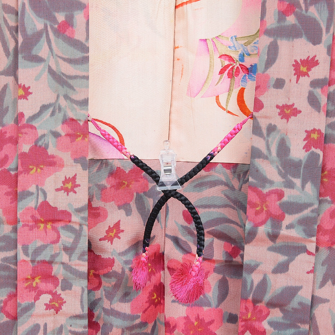 アンティーク 羽織(紬) 袷 身丈83cm 裄丈64cm 正絹 Bランク Mサイズ 紐あり 後染め 花柄 ピンク系 1217-16811