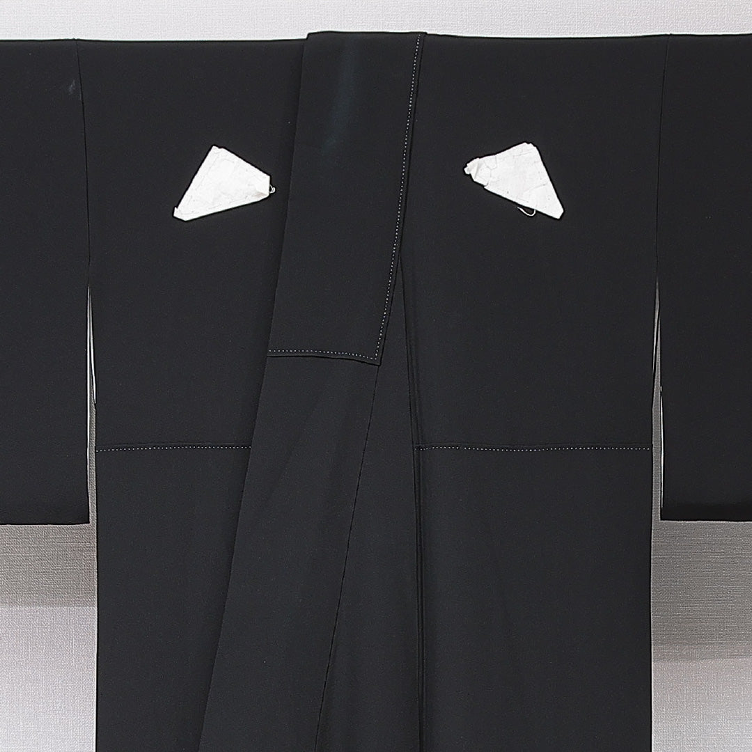 黒留袖 袷 身丈155cm 裄丈62cm 三つ紋 三つ橘 フォーマル Bランク Mサイズ 正絹 比翼仕立て 広衿 牡丹 金駒刺繍 1211-F0681