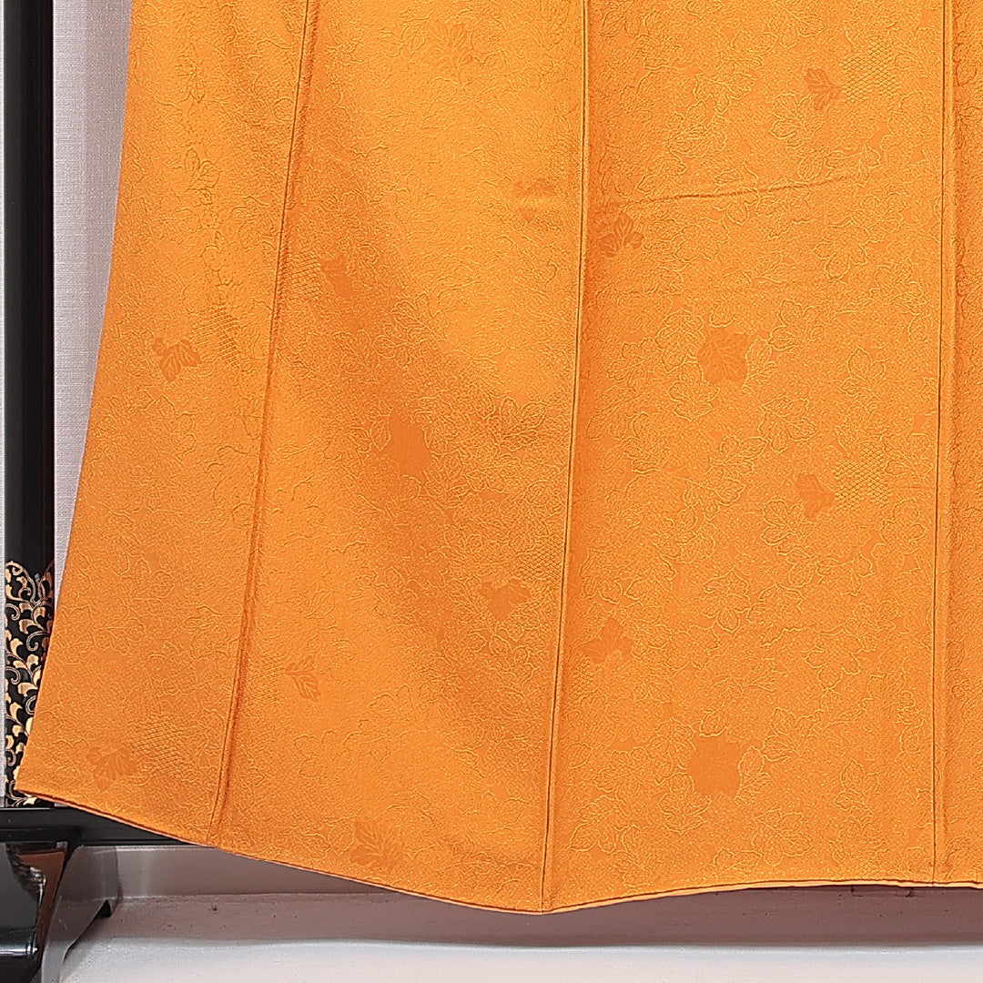 色無地 袷 身丈159cm 裄丈66cm 正絹 堅牢染 Sランク Mサイズ 広衿 一つ紋(丸に梅鉢) セミフォーマル ガード加工 紋意匠 葉 ちりめん 無地 証紙 黄系 1214-15701