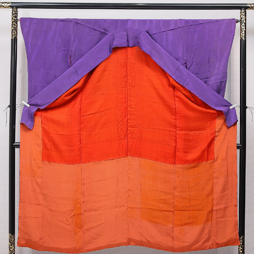 アンティーク 色無地 袷 身丈151cm 裄丈65cm 正絹 Cランク Sサイズ 広衿 紋意匠 笹 紫系 1214-15570