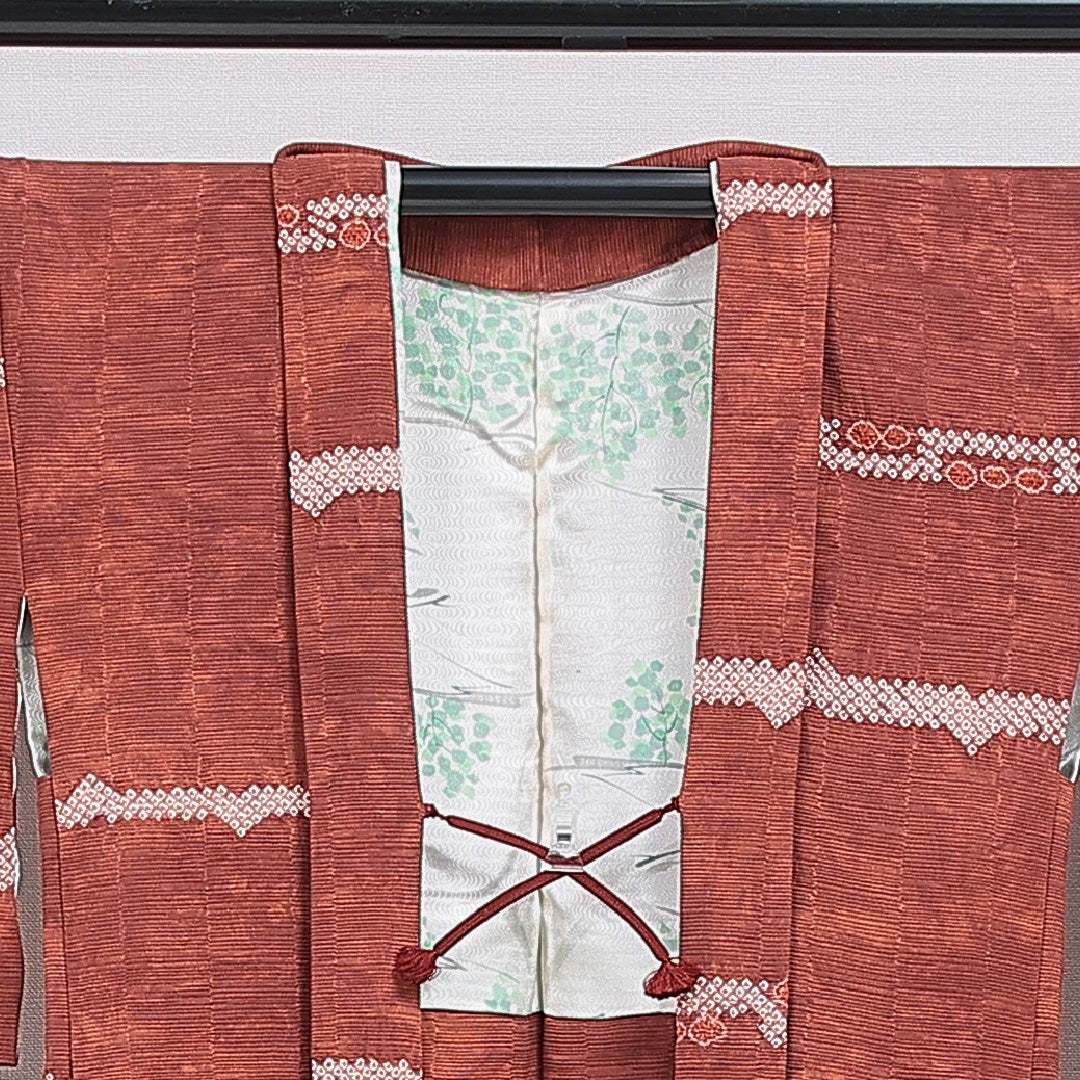 羽織 袷 身丈83cm 裄丈65cm 正絹 Sランク カジュアル Mサイズ 部分絞り 創作柄 茶系 RP 1232-16188