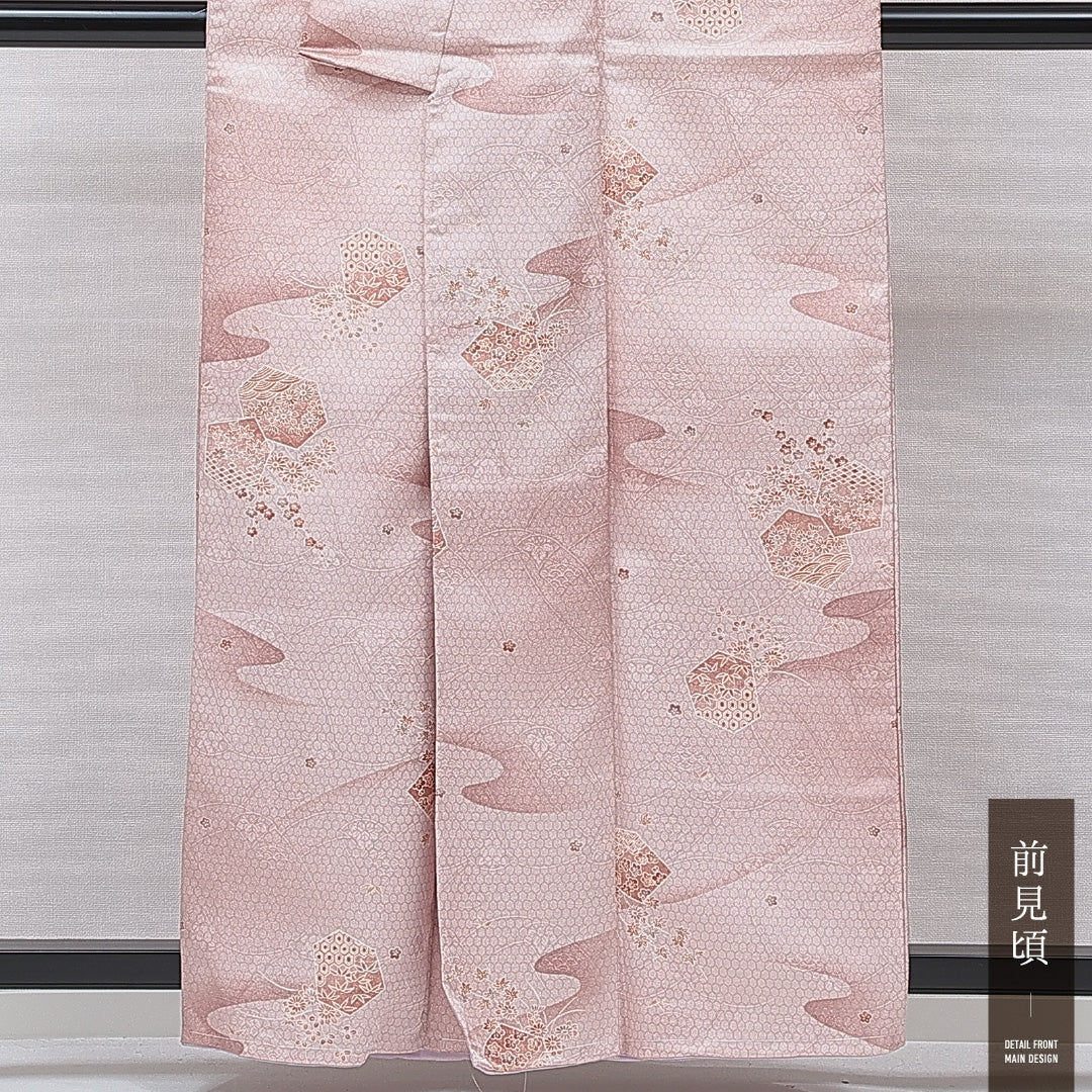 小紋 洗える着物 袷 身丈158cm 裄丈64cm ポリエステル Sランク Mサイズ 広衿 インフォーマル 亀甲 梅 ピンク系 1215-15800