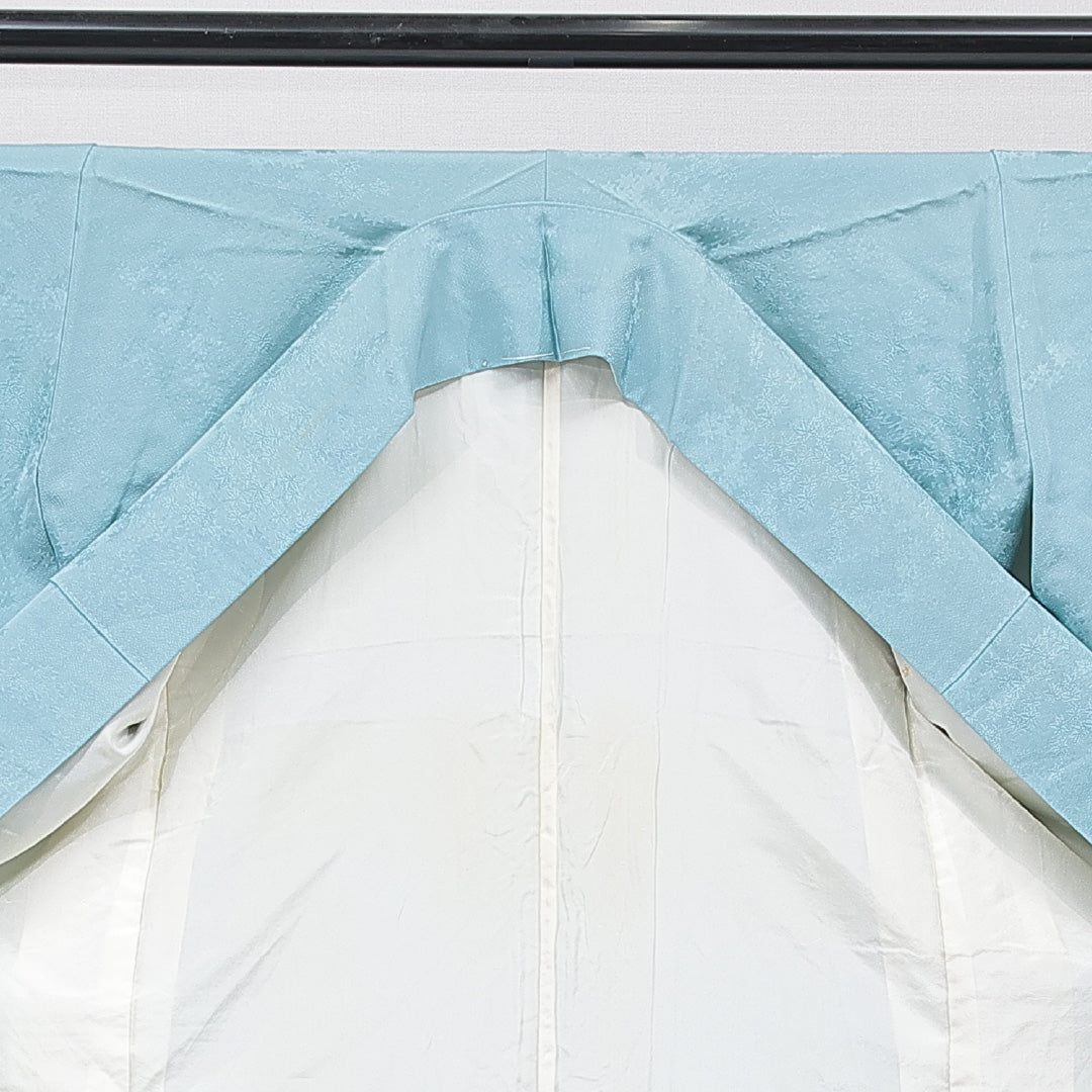 色無地 袷 身丈157cm 裄丈64cm 正絹 Bランク Mサイズ 広衿 一つ紋(橘) セミフォーマル 紋意匠 紅葉 無地 水色系 1214-15670