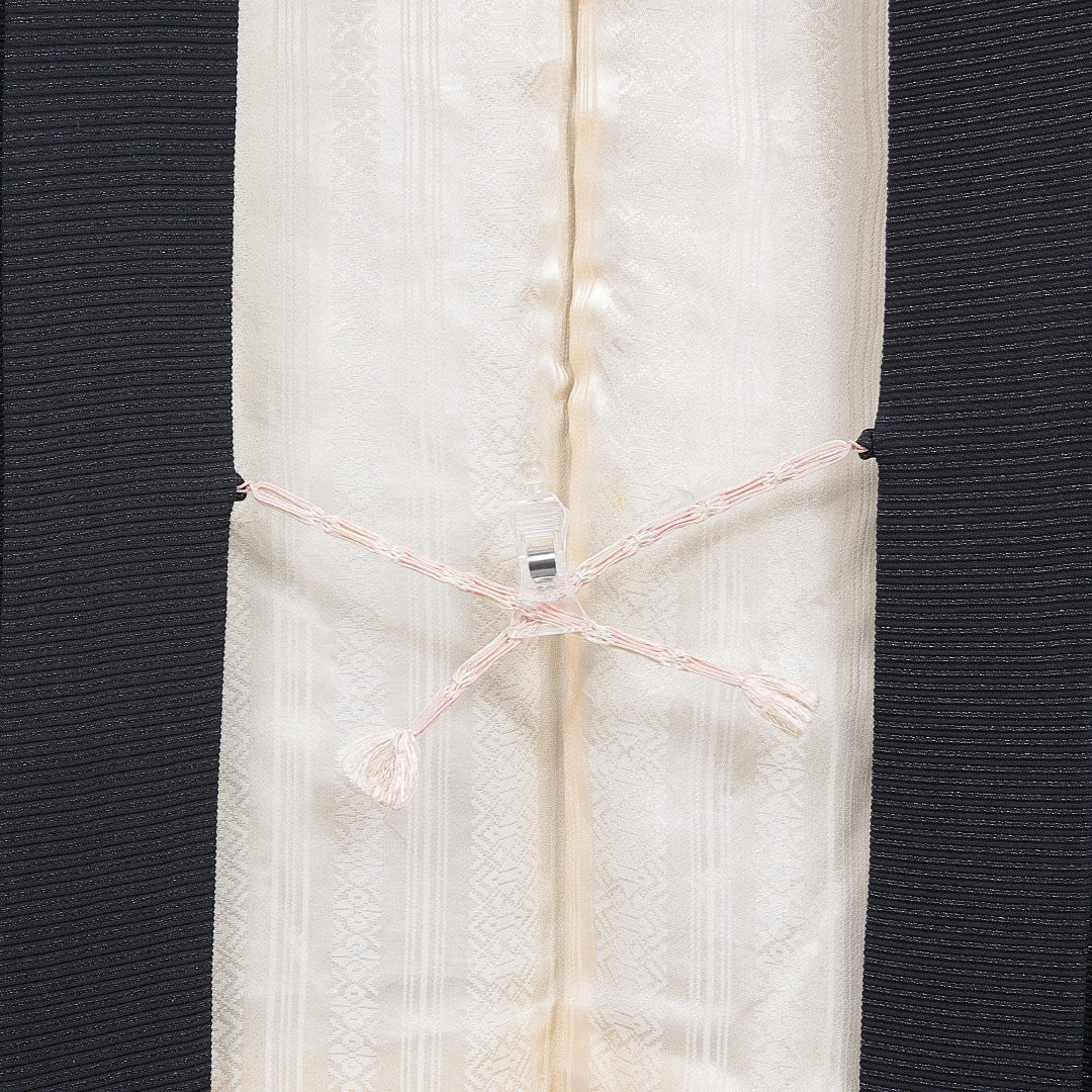 羽織 袷 身丈82cm 裄丈62cm 正絹 Aランク カジュアル Sサイズ 織り出し 紐あり 創作柄 黒系 RP 1232-16834