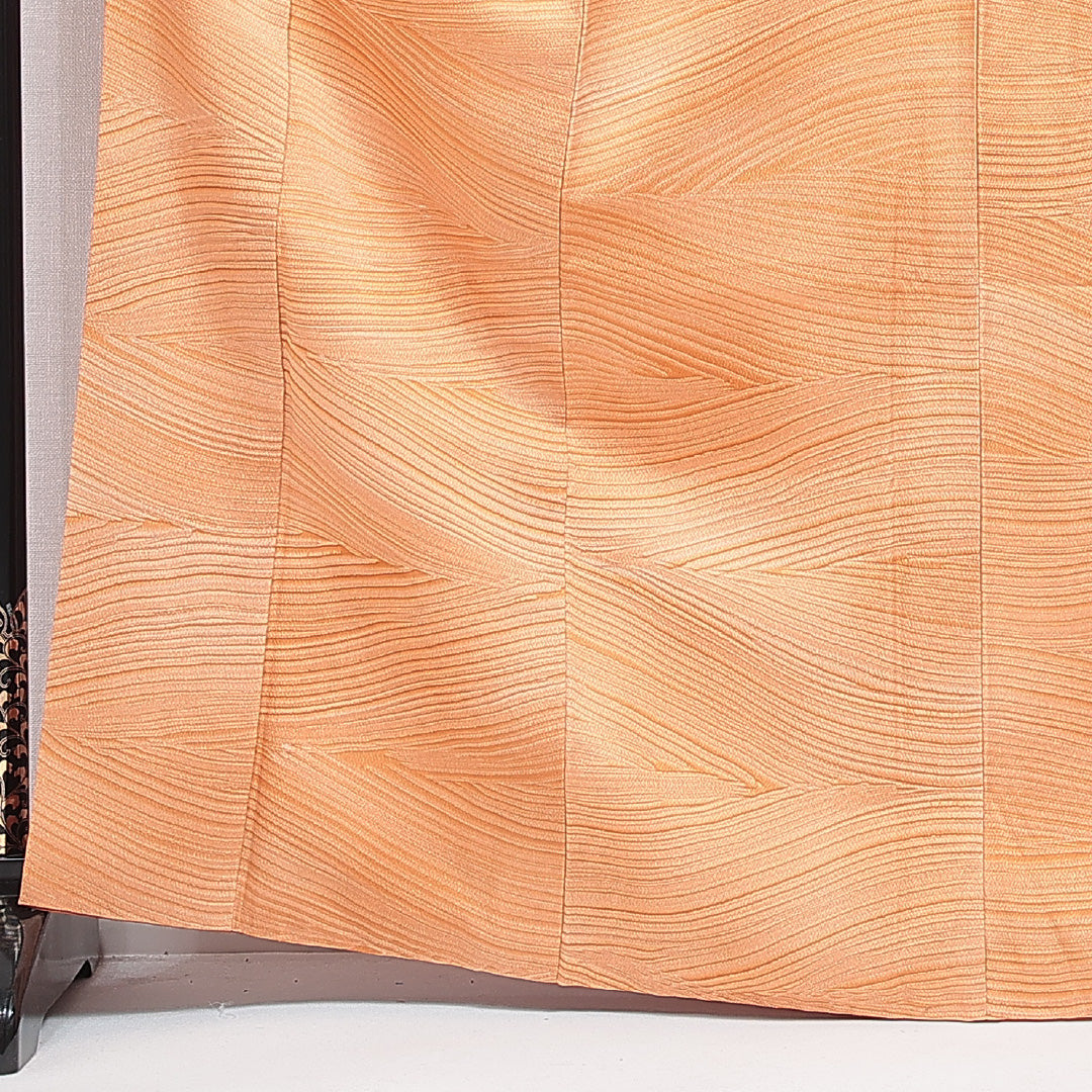 色無地 洗える着物 袷 身丈166cm 裄丈65cm ポリエステル Sランク XLサイズ 広衿 インフォーマル 紋意匠 抽象柄 ふくれ織 朱系 1214-16210