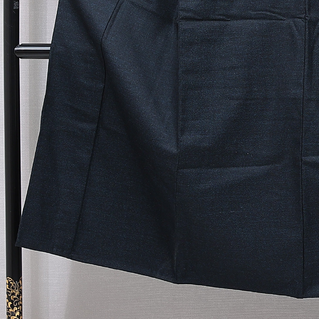 ウールの男着物(紬) 洗える着物 単衣 身丈141cm 裄丈67cm ウール Cランク Mサイズ 棒衿 カジュアル 居敷当て 肩当て 無地 紺系 1219-15763