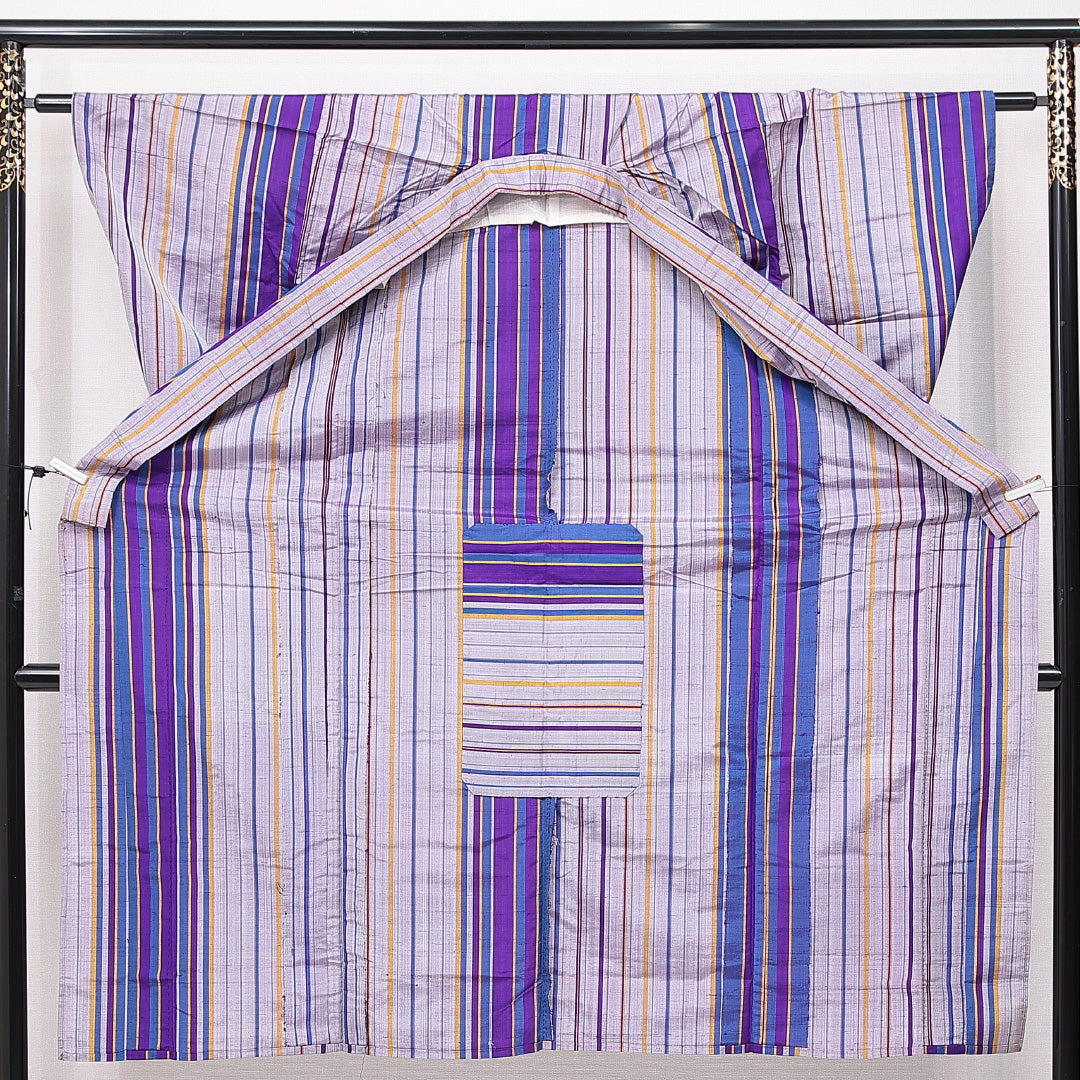 アンティーク 紬 単衣 身丈143cm 裄丈62cm 正絹 Aランク XSサイズ バチ衿 居敷当て 肩当て 縞 グレー系 紫系 1216-15106