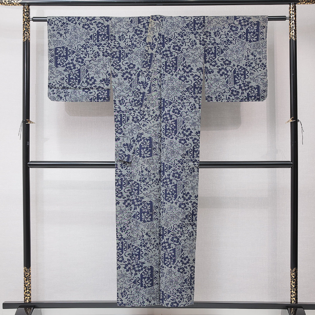 紬 単衣 身丈151cm 裄丈63cm 正絹 Cランク カジュアル バチ衿 Sサイズ 唐草 桜 グレー系 HP 1223-15190