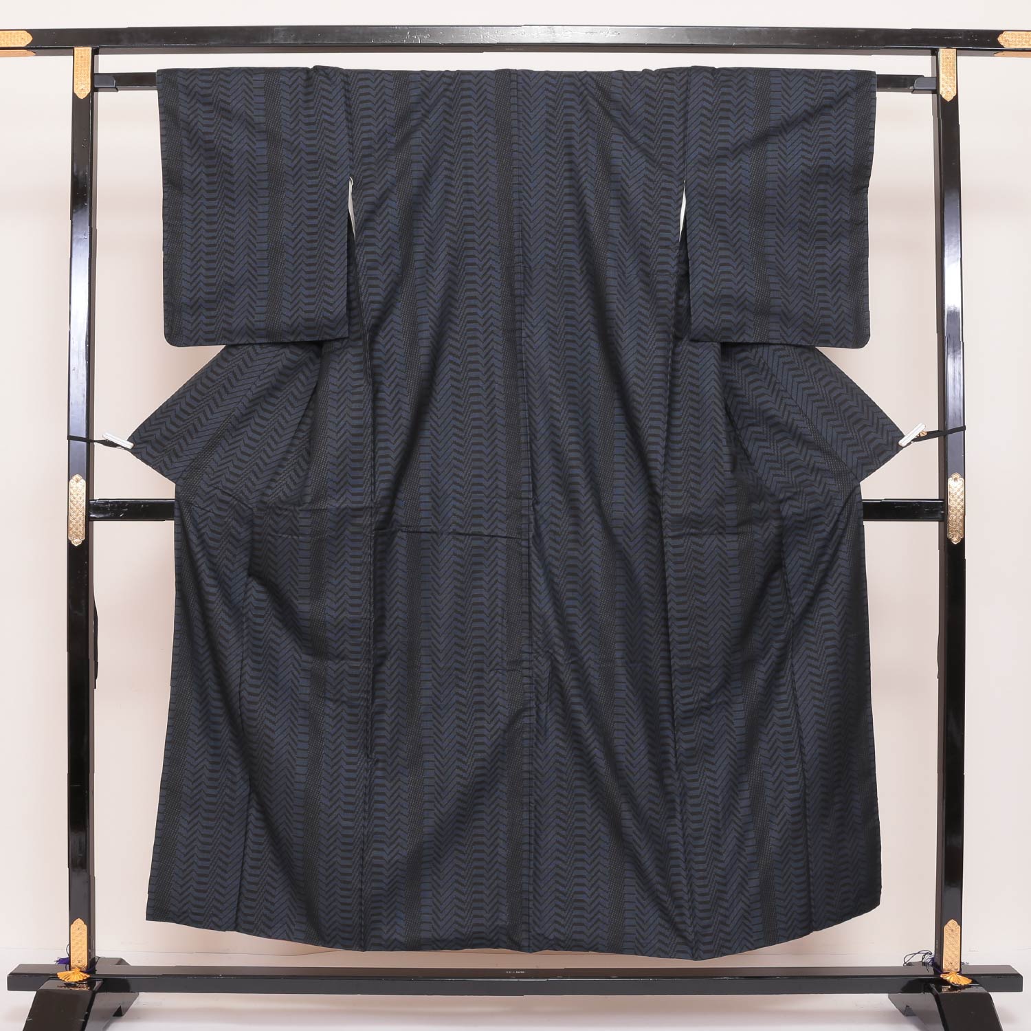 大島紬 袷 身丈151cm 裄丈62cm 正絹 Aランク インフォーマル 広衿 Sサイズ 縞 紺系 RP 1223-02487