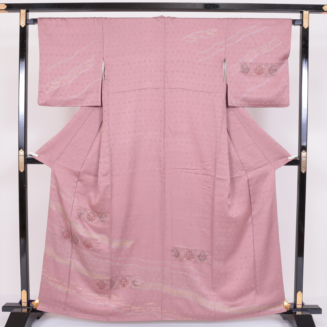 訪問着 袷 身丈160cm 裄丈67cm 正絹 Sランク 一つ紋 紋意匠 (紗綾型) セミフォーマル 広衿 Lサイズ 金彩 樹下双獣文 ピンク系 RP 1217-04016