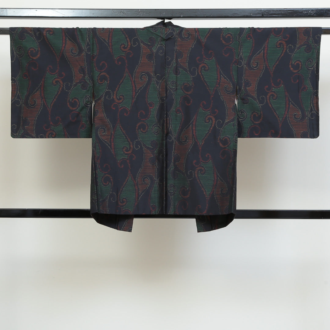 紬(大島紬) アンサンブル 袷 身丈151cm 裄丈63cm 正絹 Sランク Sサイズ 広衿 インフォーマル 紐あり 緯総絣 唐華 紺系 1216-02710