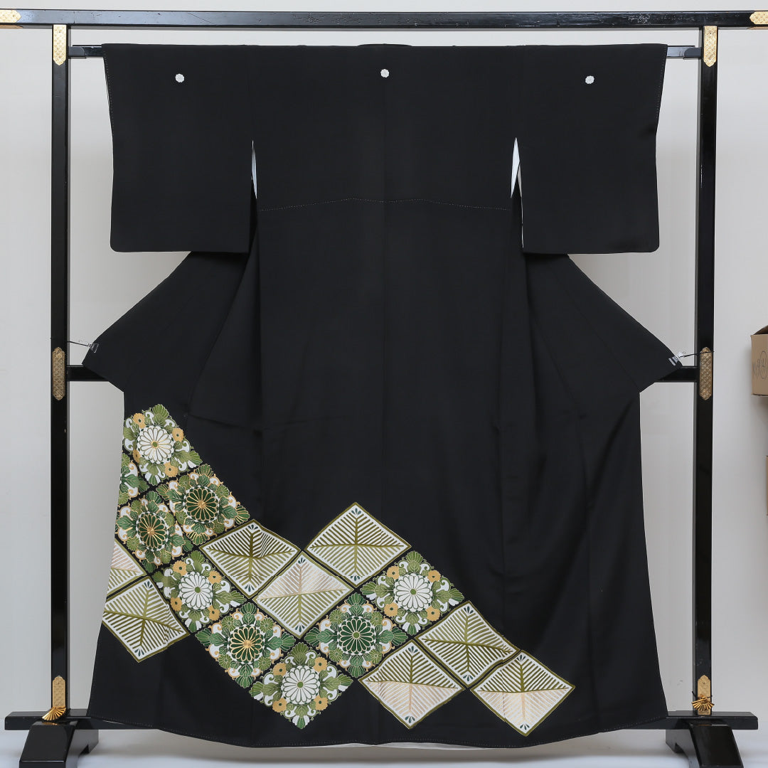 黒留袖 五つ紋 剣片喰 身丈159cm 裄丈65cm Sランク 正絹 袷 広衿 M 柏の葉 菱 菊 フォーマル 黒系 1211-F0142