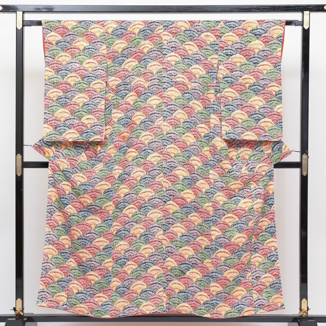 小紋 袷 身丈154cm 裄丈63cm 正絹 Sランク Sサイズ 広衿 インフォーマル ちりめん 青海波 雪輪 しつけ糸 黄系 多色系 1215-00533