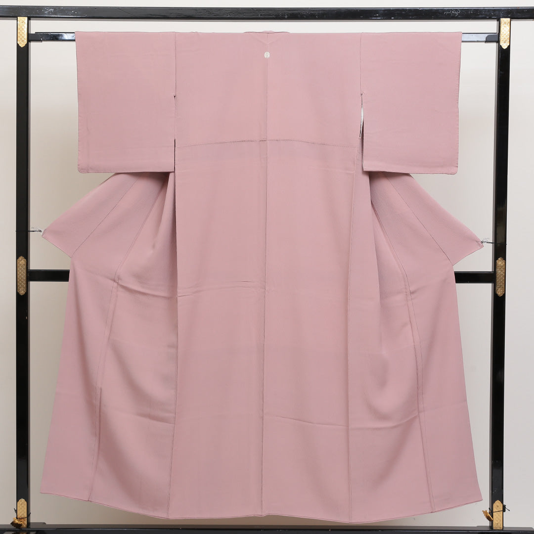 色無地 袷 身丈148cm 裄丈59cm 正絹 Sランク 一つ紋 (抱き沢瀉) セミフォーマル 広衿 XSサイズ 無地 ピンク系 M4 1219-04920