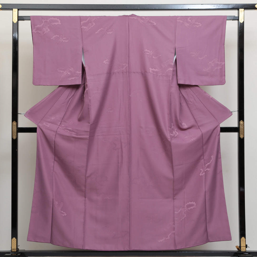 洗える着物 色無地 袷 身丈153cm 裄丈65cm ポリエステル Sランク 紋意匠 (短冊) インフォーマル 広衿 Sサイズ 紫系 M4 1219-04942