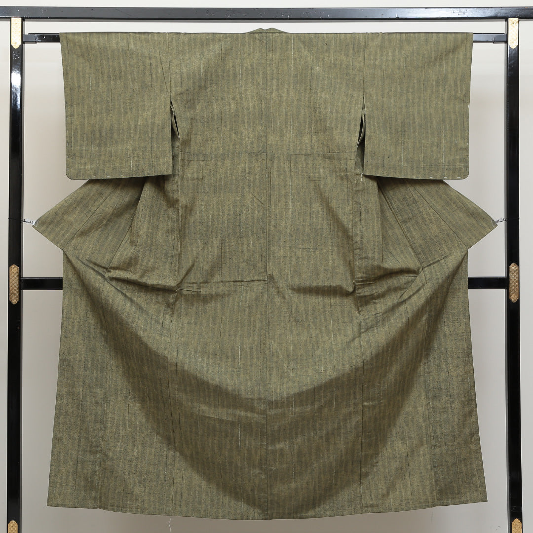 紬 単衣 身丈149cm 裄丈61cm 正絹 Aランク カジュアル 広衿 XSサイズ 居敷当て 無地 緑系 HP 1223-02652