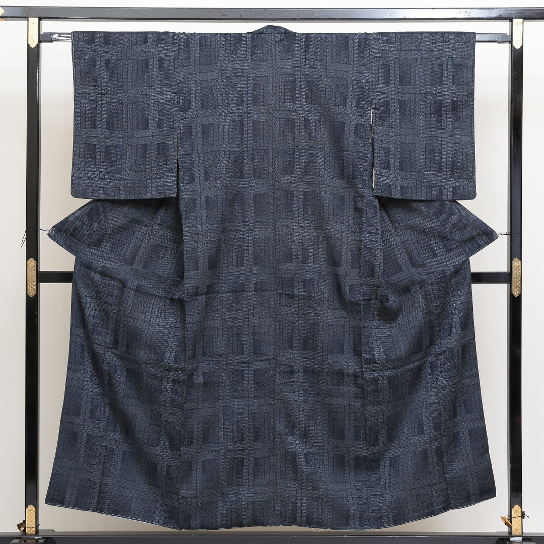 紬 袷 身丈151cm 裄丈62cm 正絹 Aランク Sサイズ 広衿 カジュアル 格子 紺系 1216-02512